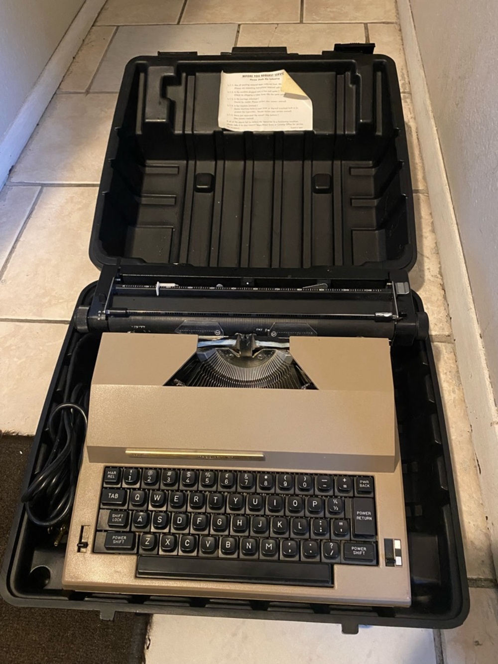 Vintage Beige Electric Typewriter in Carry Case
